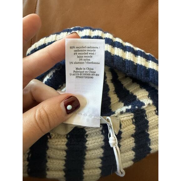 NWT EVERLANE Navy Blue Cream Striped Recycled Cashmere Ribbed Knit Beanie - Picture 4 of 4